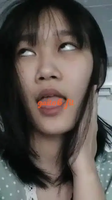 em gái dâm